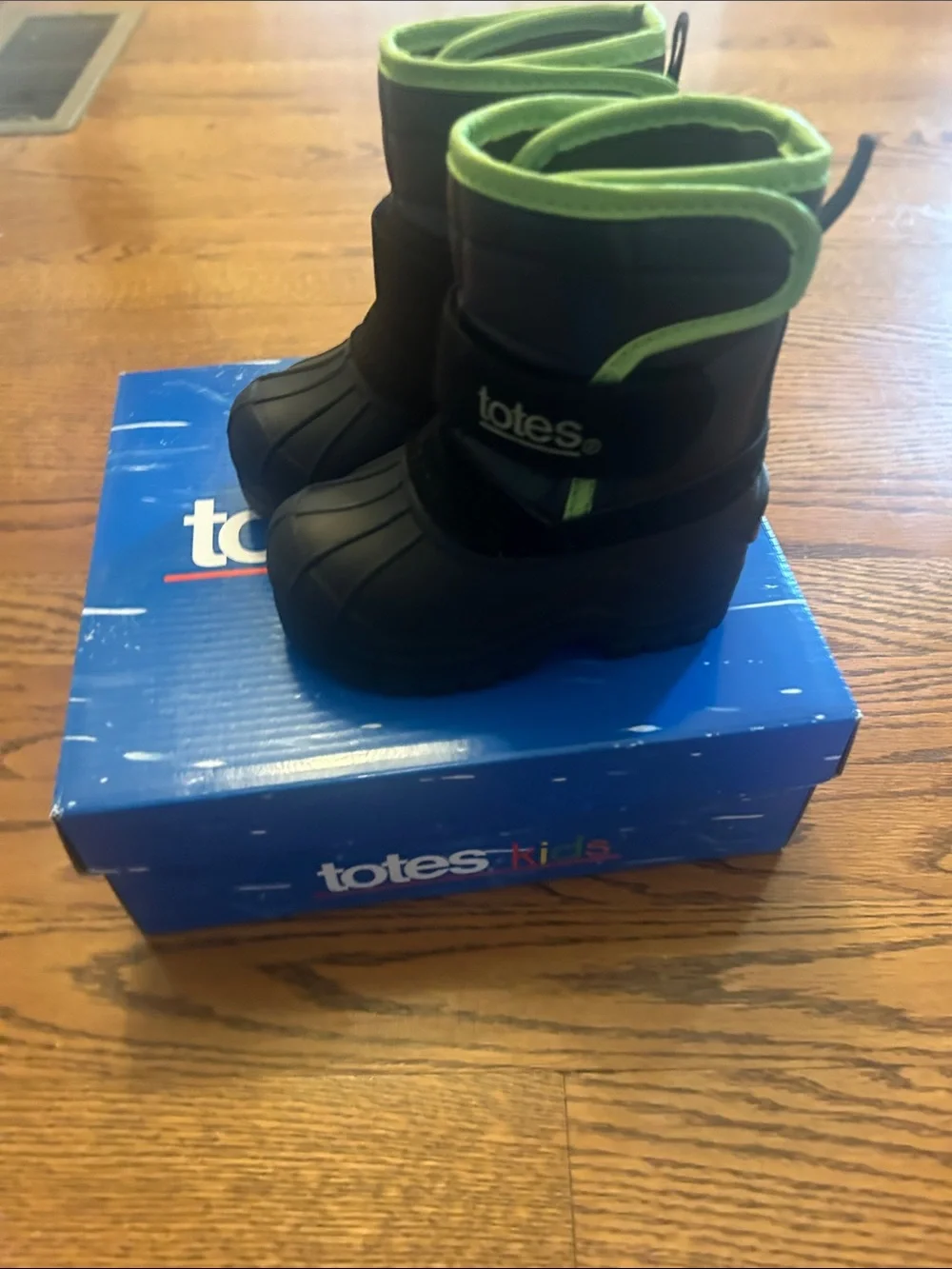 totes Kids Black and Lime Green Winter Snow Boots